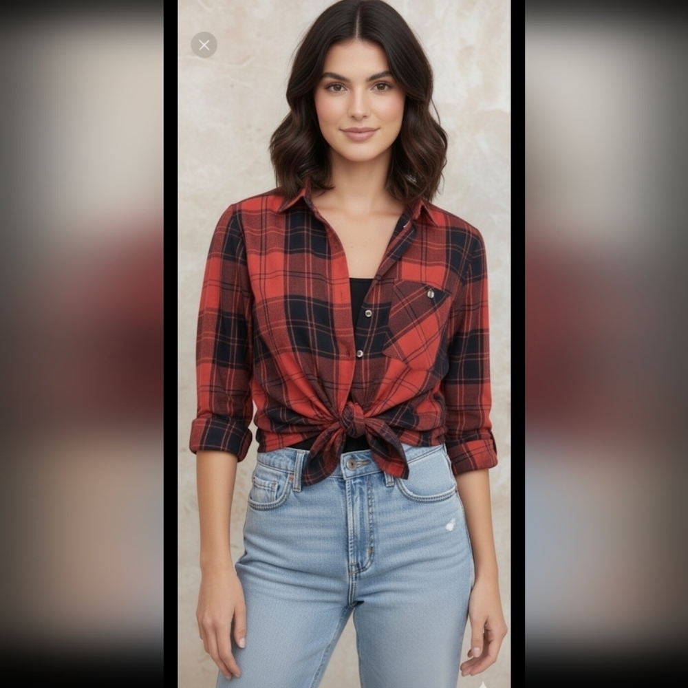 Woman's OAK HILL USA Plaid Red BUTTON UP SHIRT BLOUSE